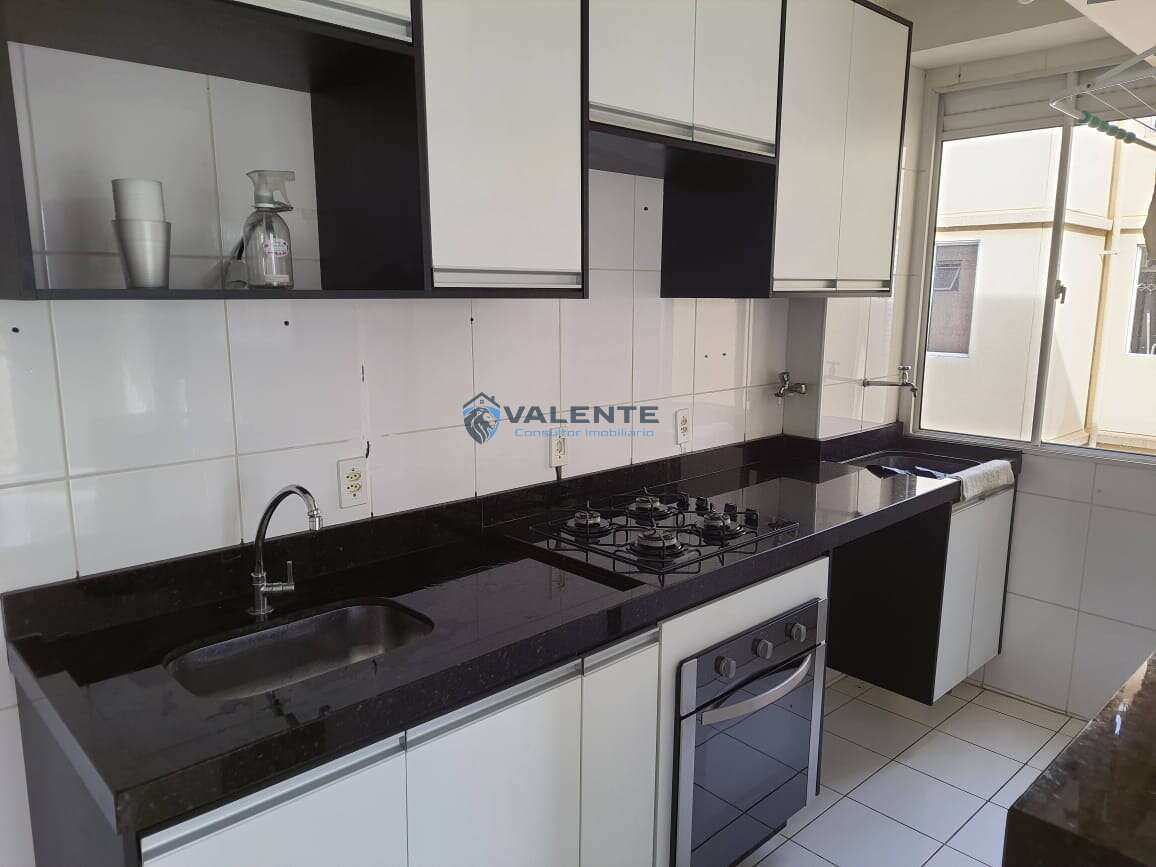  - Apartamento à venda, 2 dormitórios, com sacada, Vila Marieta, em Campinas-SP