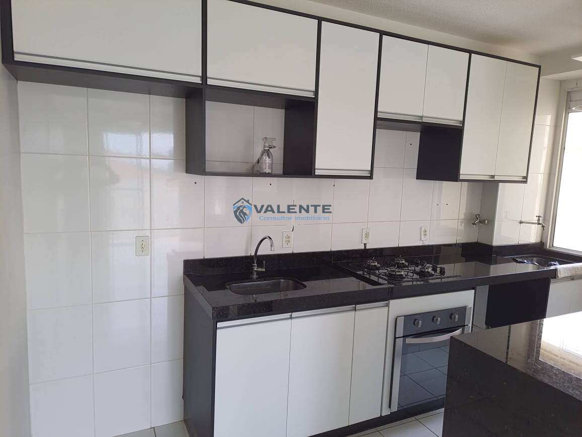  - Apartamento à venda, 2 dormitórios, com sacada, Vila Marieta, em Campinas-SP