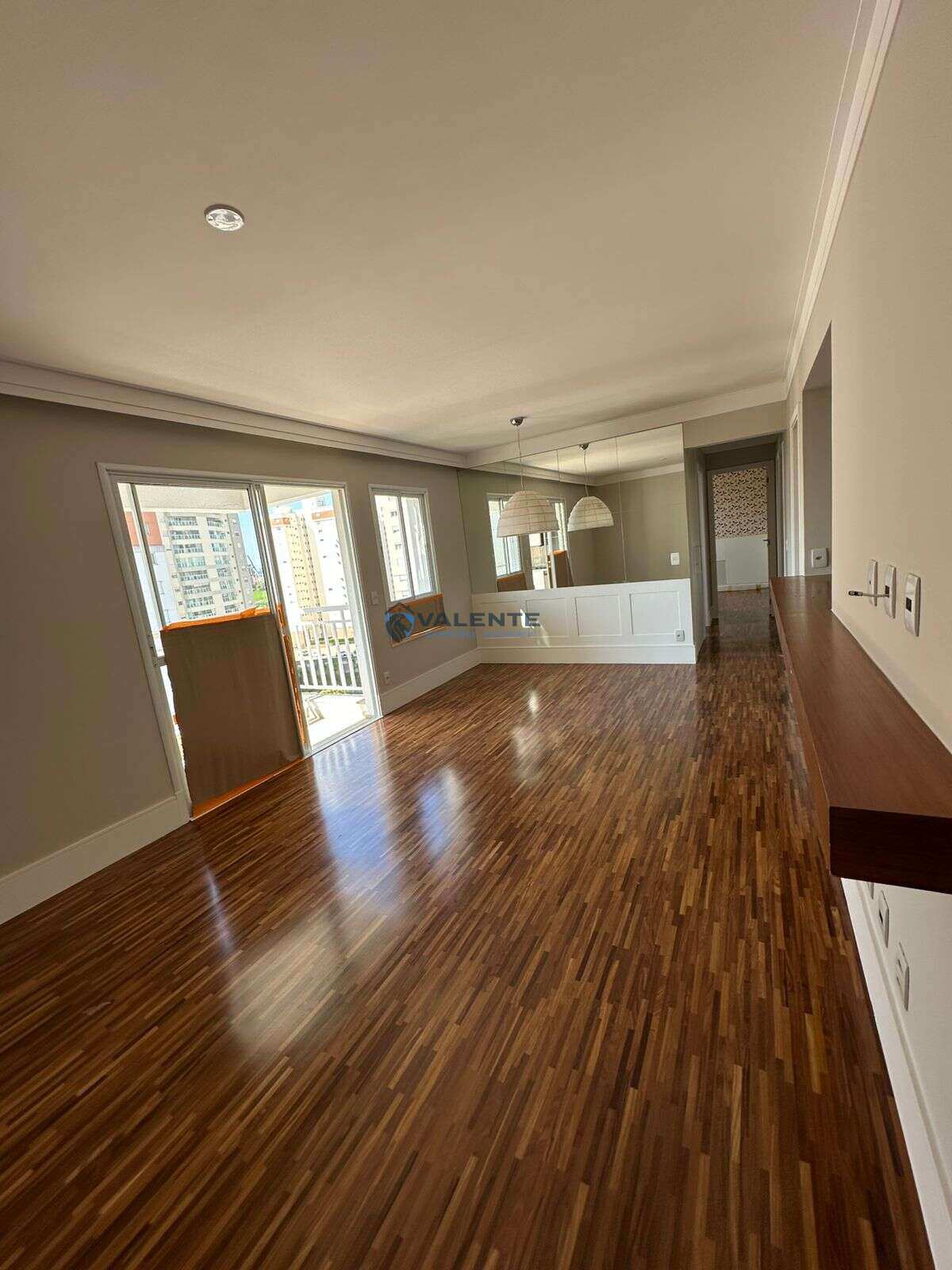 Apartamento á venda, 3 dormitórios, sendo uma suíte, com 87 m², 2 vagas de garagem coberta, no Parque Prado em Campinas-SP - Valente Consultoria Imobiliária