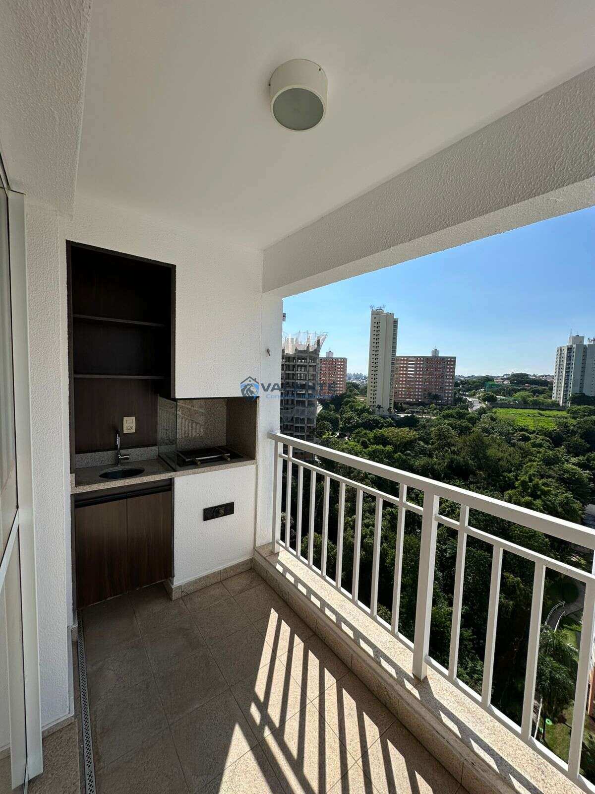  - Apartamento á venda, 3 dormitórios, sendo uma suíte, com 87 m², 2 vagas de garagem coberta, no Parque Prado em Campinas-SP