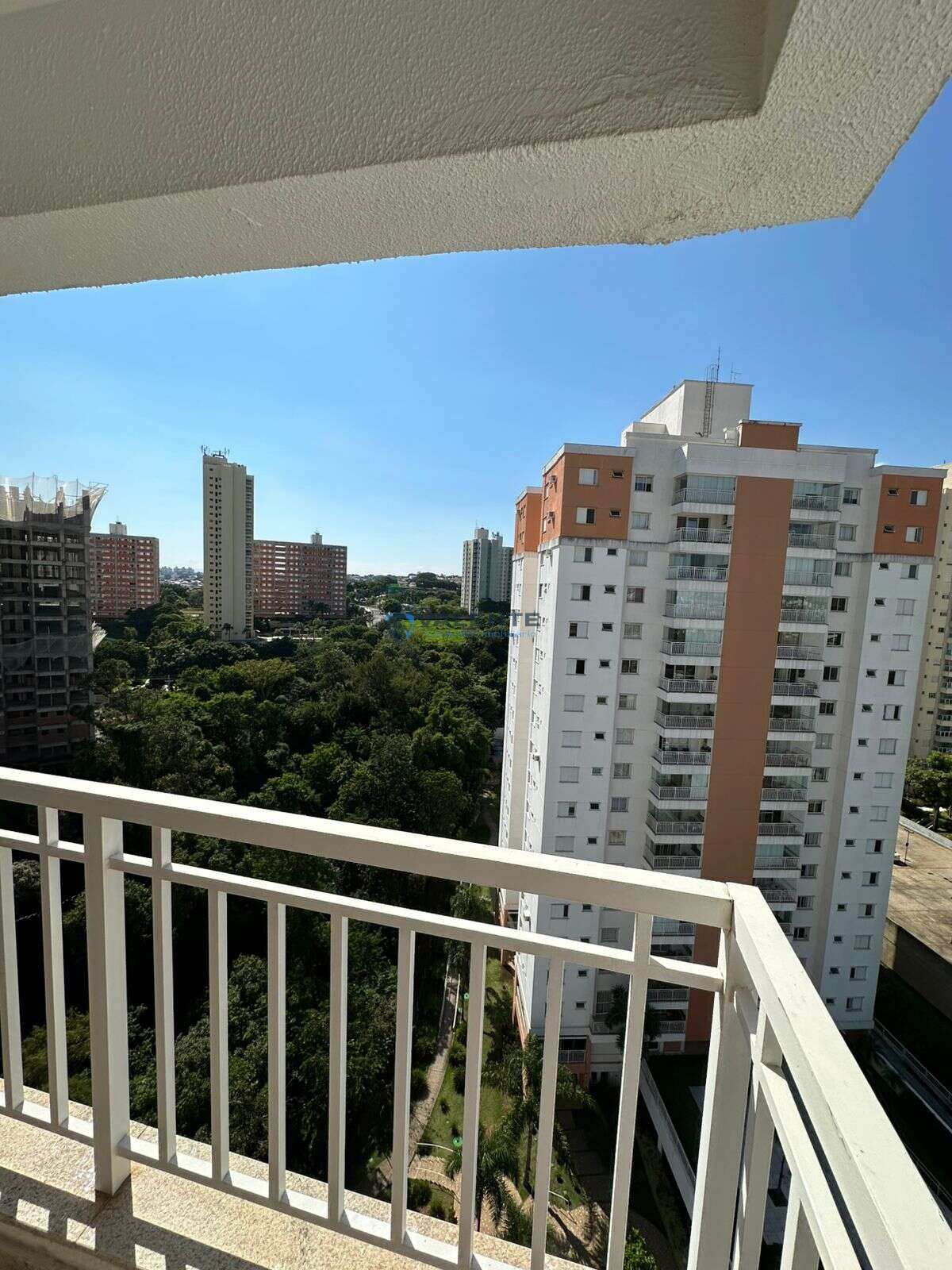  - Apartamento á venda, 3 dormitórios, sendo uma suíte, com 87 m², 2 vagas de garagem coberta, no Parque Prado em Campinas-SP