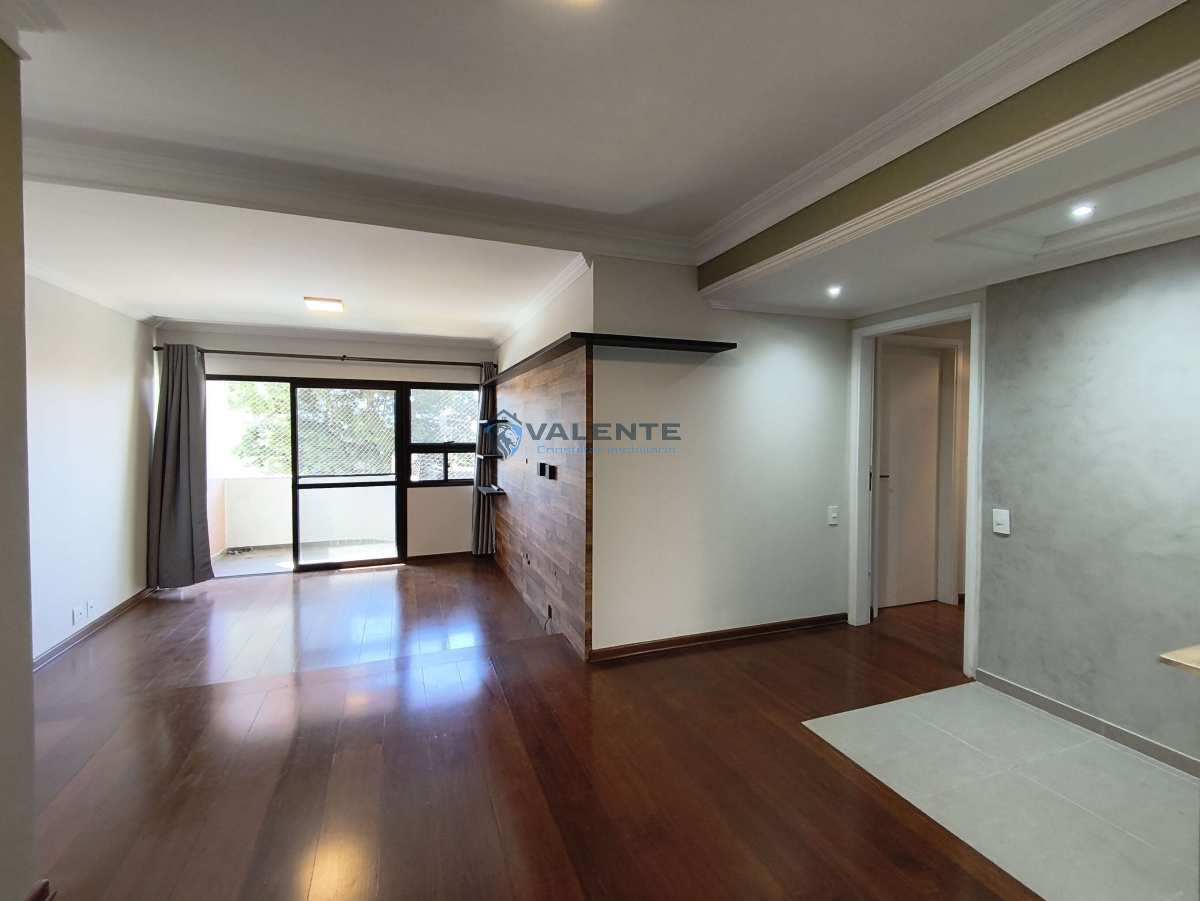  - Apartamento à venda, 3 dormitórios e 121 m², no Bosque em Campinas-SP.