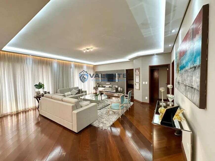  - Apartamento de luxo à venda, com 4 quartos, 235m², 3 vagas cobertas, no Cambuí em Campinas-SP