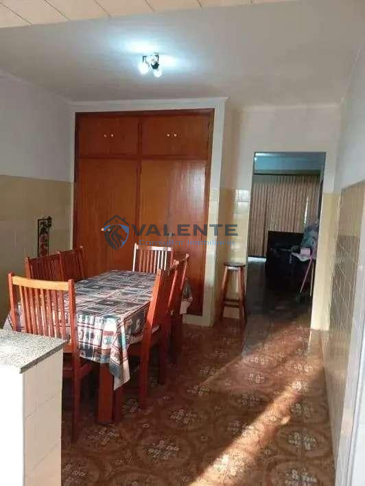  - Casa á venda de 3 dormitórios, Jardim Pinheiros em Valinhos-SP