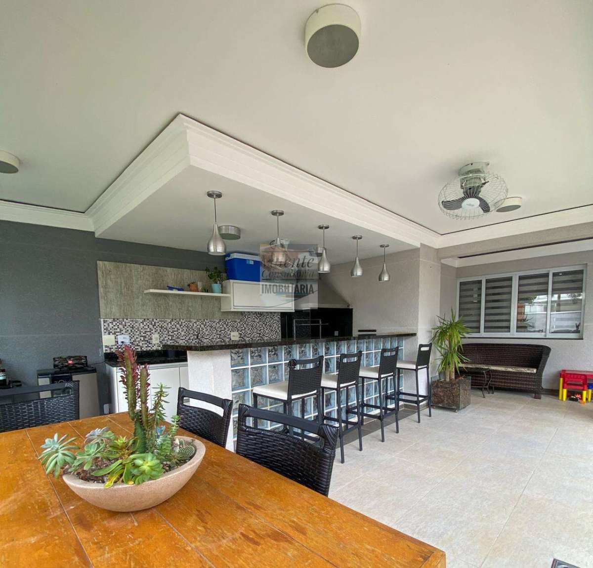 Casa de condomínio à venda com 3 quartos, 272m² - Swiss Park,Campinas