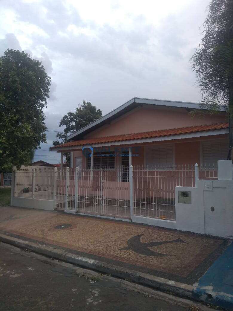  - Casa à venda/permuta, a casa tem 3 dormitórios, Vila Campos Sales em Campinas-SP