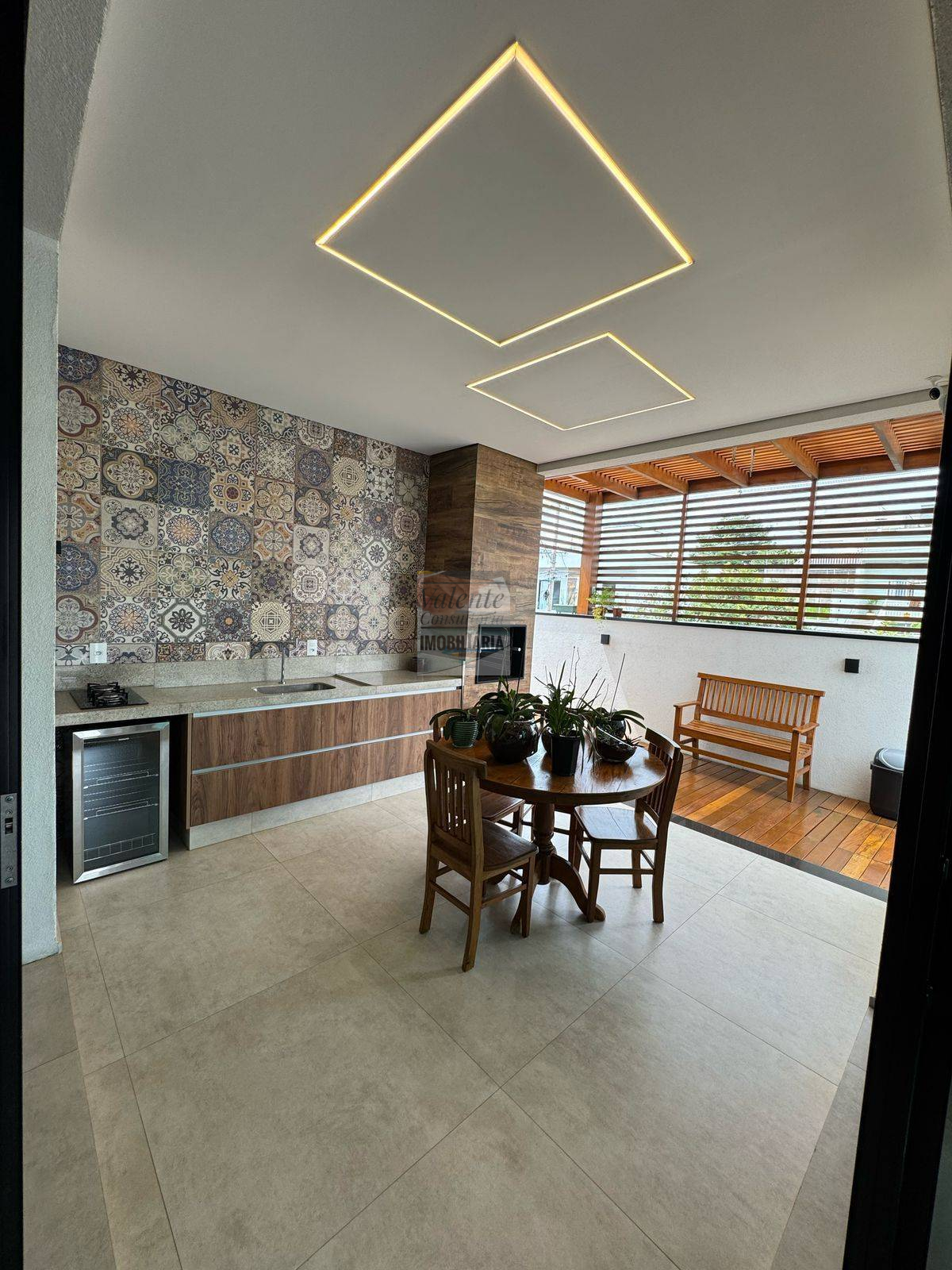  - CASA À VENDA TOTALMENTE MOBILIADA NO JD. IBIRAPUERA EM CAMPINAS-SP