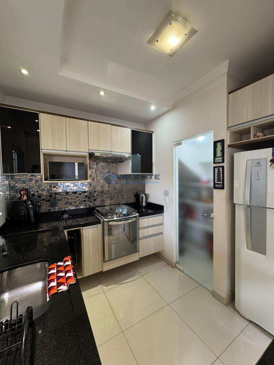  - Casa sobrado á venda, 3 dormitórios, em condomínio, Parque Jambeiro, Campinas-SP