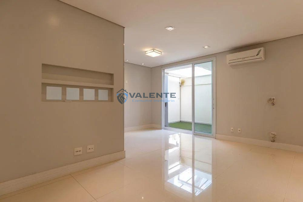  - Casa sobrado á venda, com 3 dormitórios em condomínio, bairro das Palmeiras, em Campinas-SP