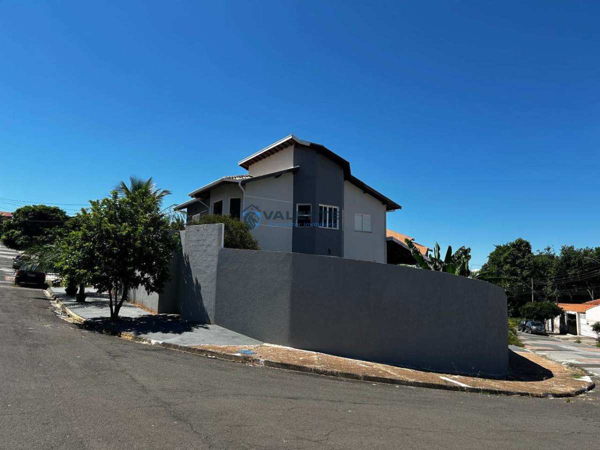 Casa de vila à venda com 4 quartos, 210m² - Loteamento Parque São Martinho,Campinas