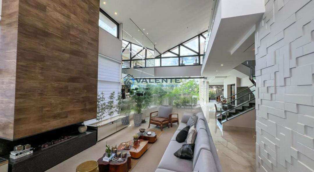  - Casa sobrado à venda/permuta, 5 dormitórios, sendo 4 suítes, condomínio Alphaville Dom Pedro 1, em Campinas-SP