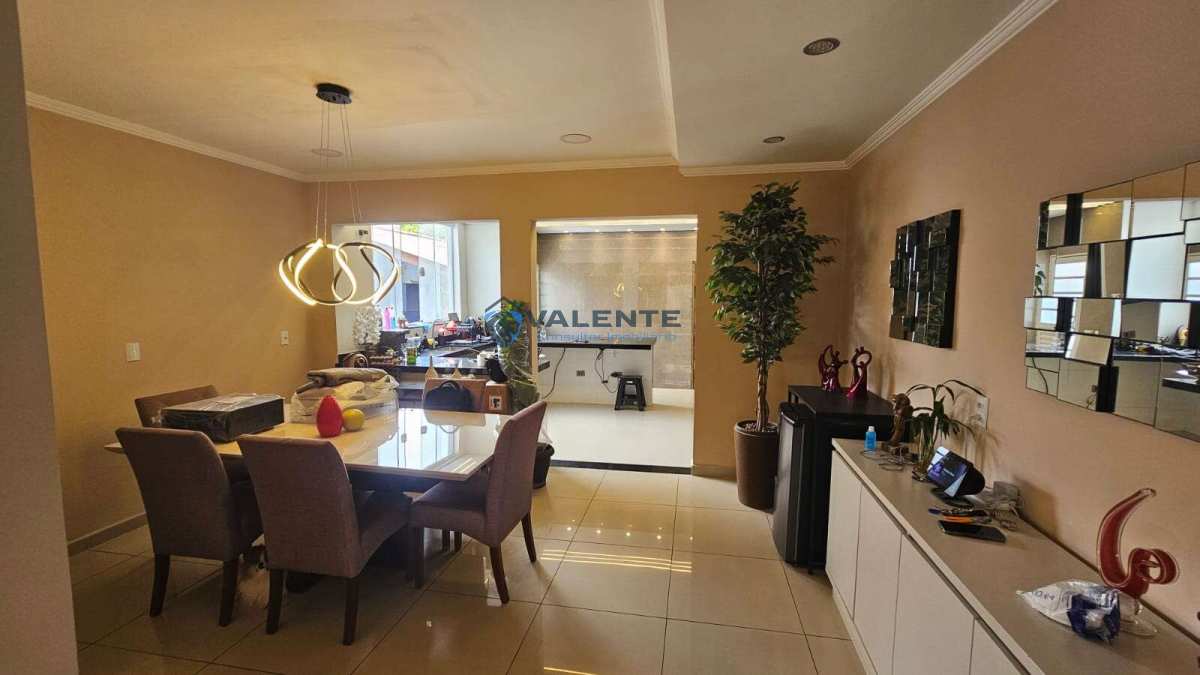 Casa à venda com 3 quartos, 186m² - Jardim Dom Nery,Campinas