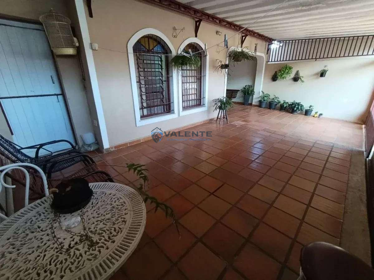 Casa à venda com 4 quartos, 207m² - Jardim Nova Europa,Campinas