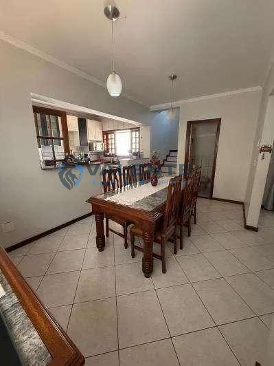 Casa à venda com 3 quartos, 180m² - Dic VI (Conjunto Habitacional Santo Dias Silva),Campinas