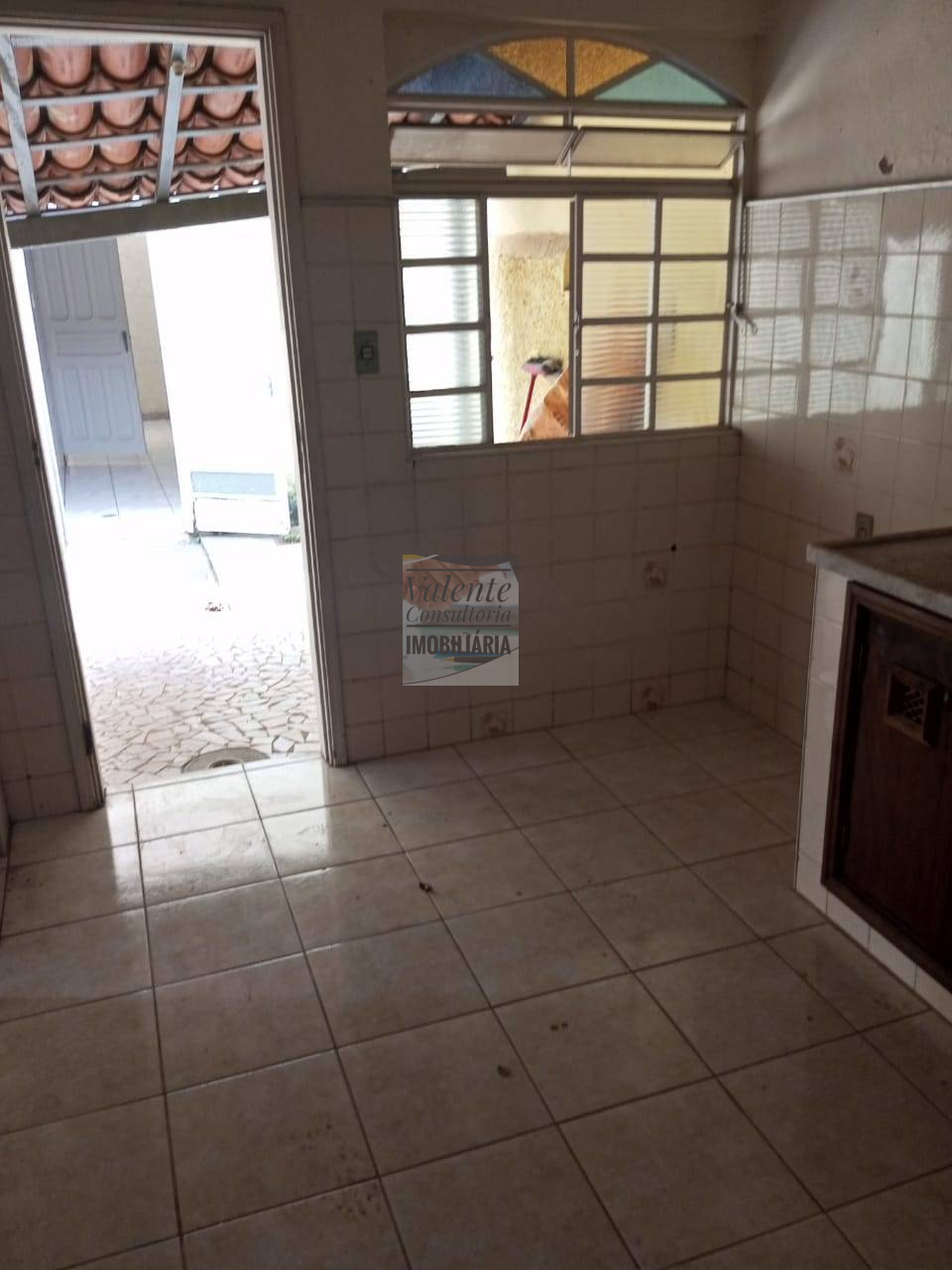  - Casa térrea com edícula, perto do Shopping Prado, no Jardim das Oliveiras em Campinas