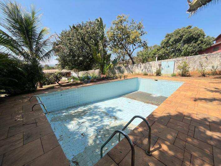  - Chácara à Venda, com casa e piscina, e 2 mil m², em Valinhos-SP