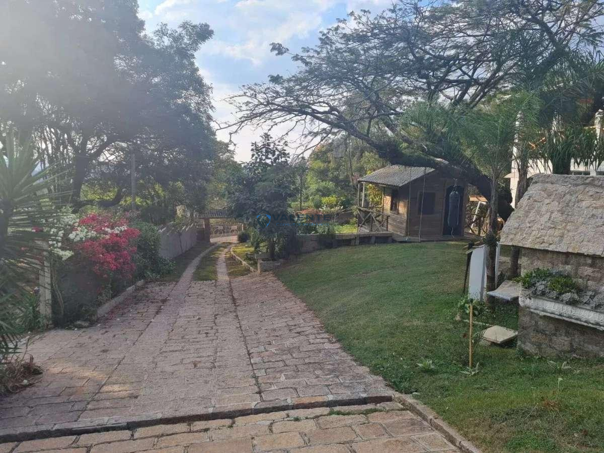  - Chácara à venda,para quem procura refugio, ao encotro com a Natureza, com casa é piscina em Valinhos-SP
