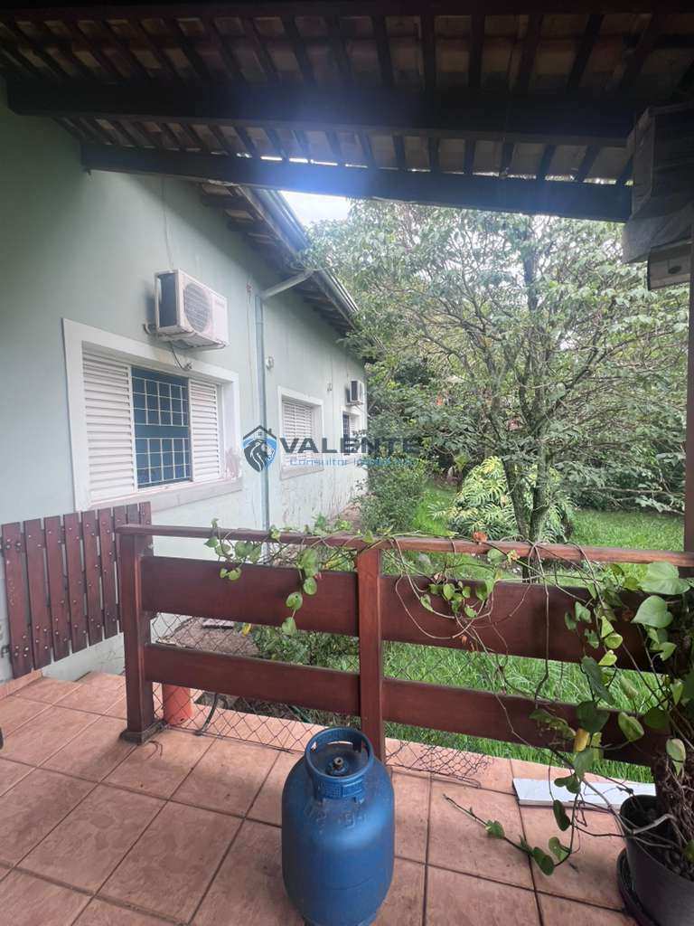 Chácara à venda com 3 quartos, 202m² - Chácaras Alpina,Valinhos