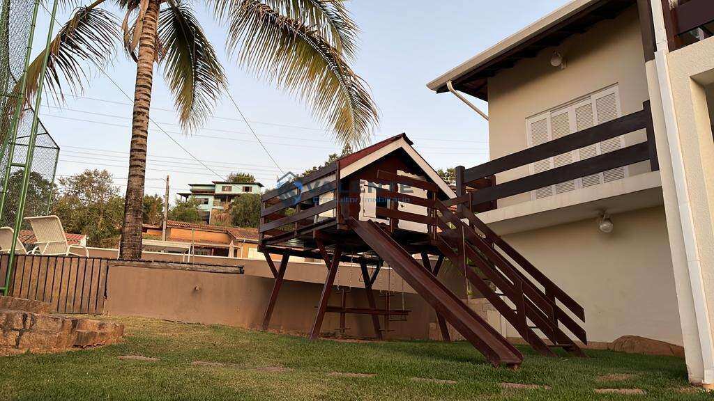  - Chácara à Venda/Permuta, 3 dormitórios, piscina, 1 mil m², Condomínio Aldeia Suíça, em Valinhos/SP