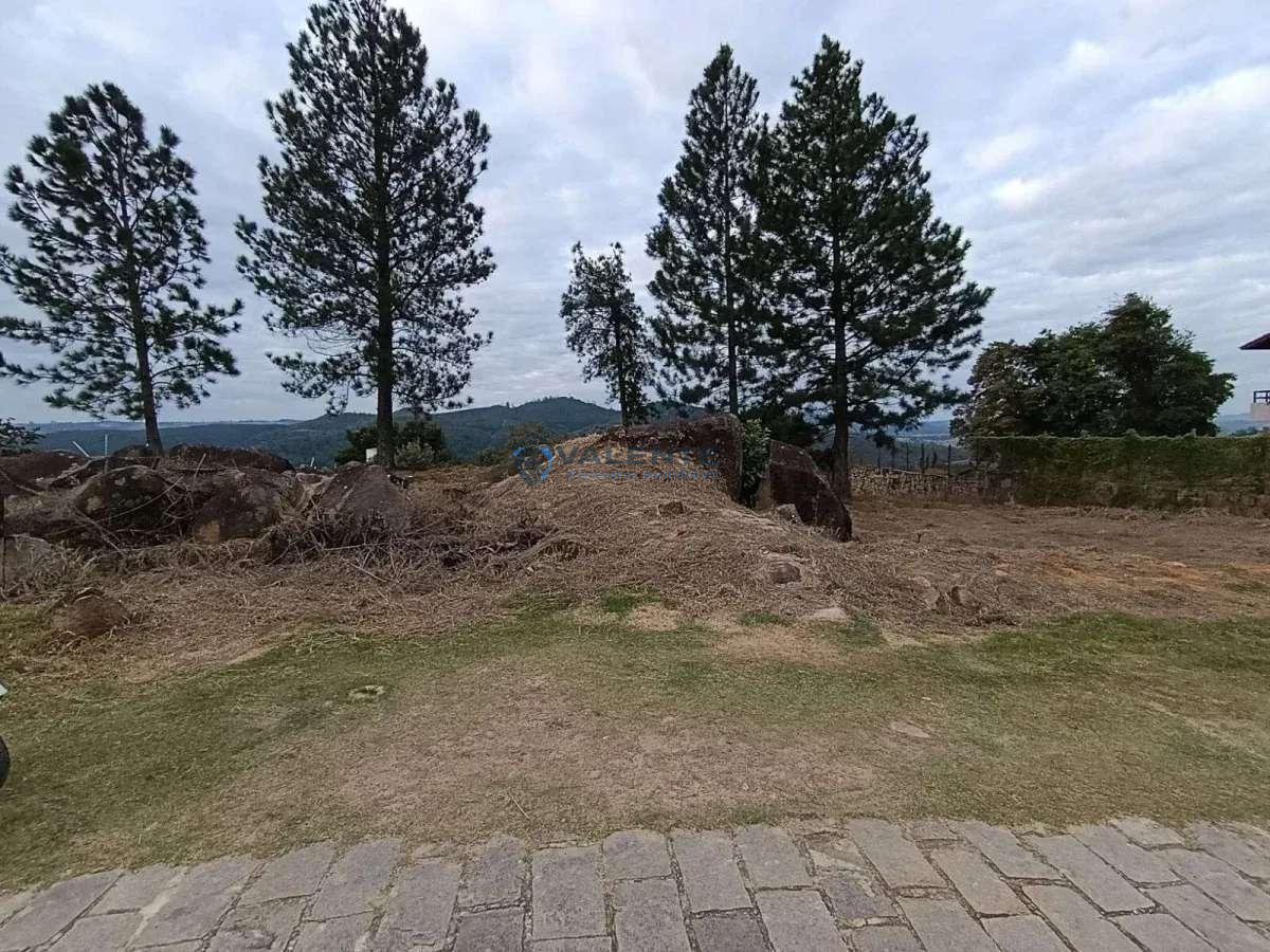  - Chácara em Condomínio Fechado à Venda – 1.965 m² com Vista Deslumbrante da Montanha | Valinhos-SP