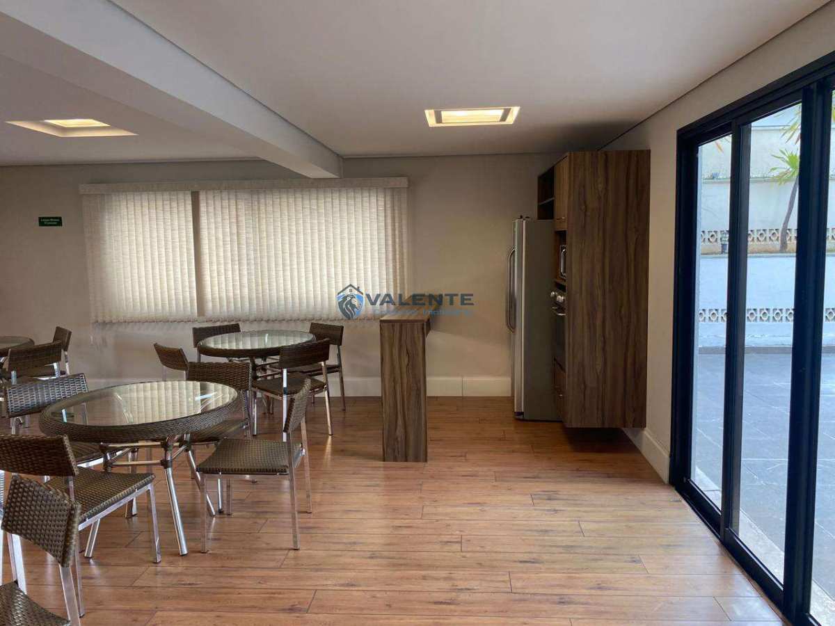  - Cobertura à venda, 4 suítes, 5 banheiros, 4 vagas cobertas, área total de  209m², área gourmet, no Cambuí em Campinas-SP